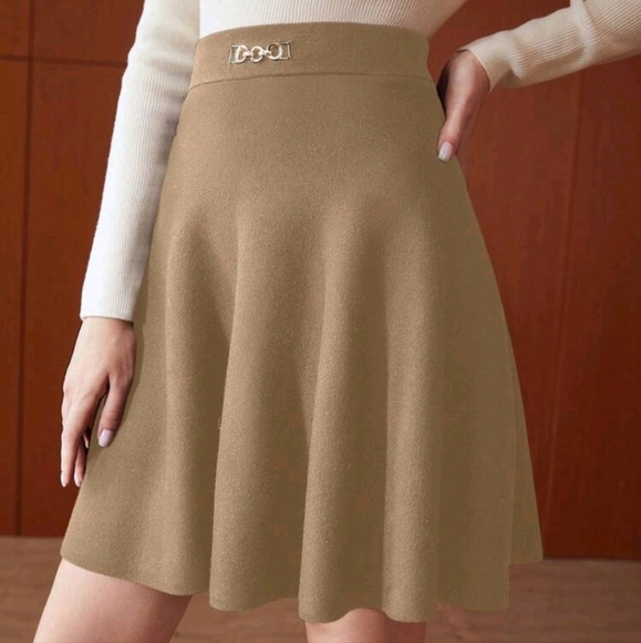 METAL CHAIN DETAIL FLARED SWEATER SKIRT - Picture 3 of 5